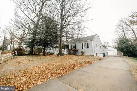 2005 Griffith Rd, Falls Church, VA 22043