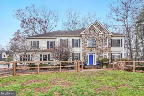 500 Utterback Store Rd, Great Falls, VA 22066