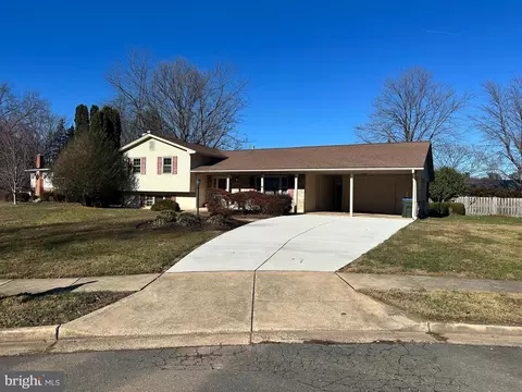 2502 E Meredith Dr, Vienna, VA 22181