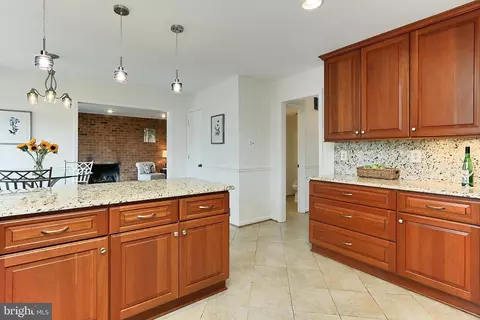 2011 Soapstone Dr, Reston, VA 20191 photo 12
