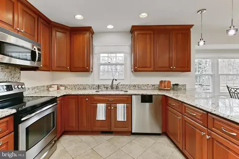 2011 Soapstone Dr, Reston, VA 20191 photo 15