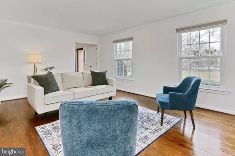 2011 Soapstone Dr, Reston, VA 20191 photo 7