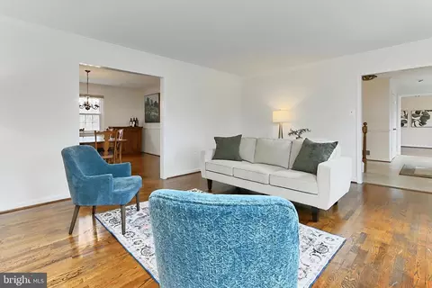 2011 Soapstone Dr, Reston, VA 20191 photo 8