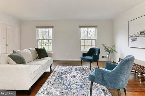 2011 Soapstone Dr, Reston, VA 20191 photo 6
