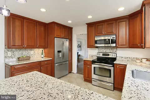 2011 Soapstone Dr, Reston, VA 20191 photo 14