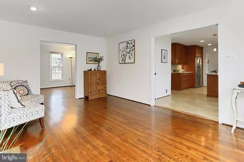 2011 Soapstone Dr, Reston, VA 20191 photo 18