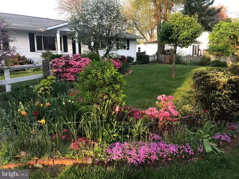 802 Alabama Dr, Herndon, VA 20170