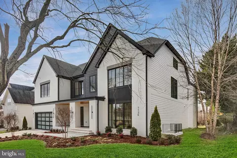 Exterior - 1124 Guilford Ct, Mclean, VA 22101 photo 3 of 8