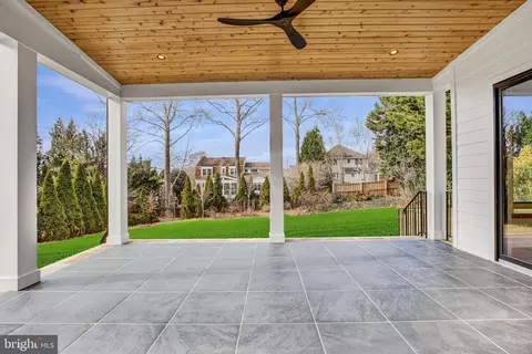 Exterior - 1124 Guilford Ct, Mclean, VA 22101 photo 4 of 8