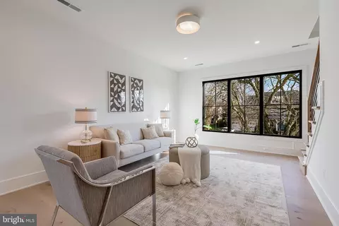Living - 1124 Guilford Ct, Mclean, VA 22101 photo 4 of 4
