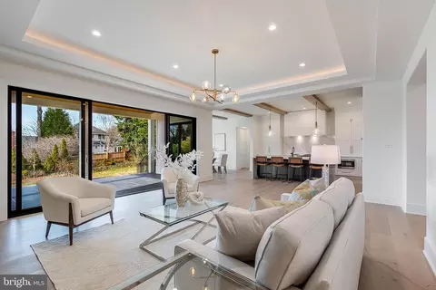 Living - 1124 Guilford Ct, Mclean, VA 22101 photo 3 of 4