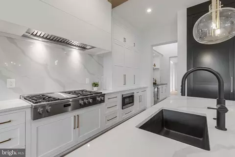 Kitchen - 1124 Guilford Ct, Mclean, VA 22101 photo 3 of 4