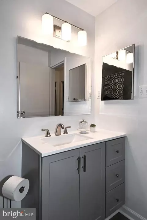 Bath - 11809 Breton Ct #21D, Reston, VA 20191 photo 3 of 3
