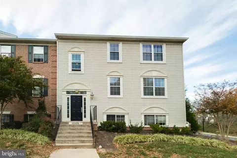 12000 Golf Ridge Ct #202, Fairfax, VA 22033
