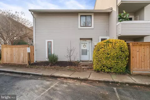 5760 Village Green Dr #09/5760, Alexandria, VA 22309
