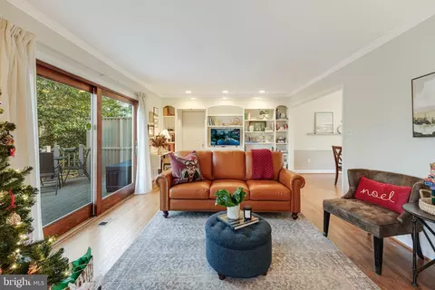 2423 Pony Ln, Reston, VA 20191 photo 5