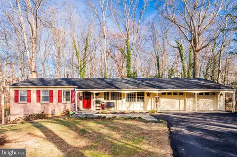 2423 Pony Ln, Reston, VA 20191 photo 2