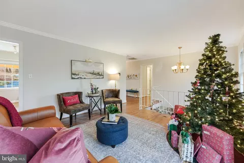 2423 Pony Ln, Reston, VA 20191 photo 6