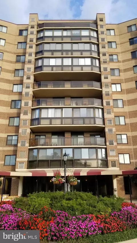 8340 Greensboro Dr #1010, Mclean, VA 22102