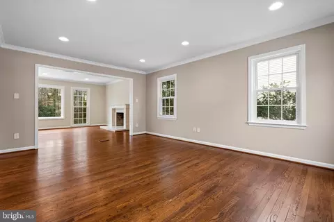 8700 Etta Dr, Springfield, VA 22152 photo 6