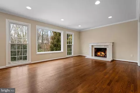 8700 Etta Dr, Springfield, VA 22152 photo 9