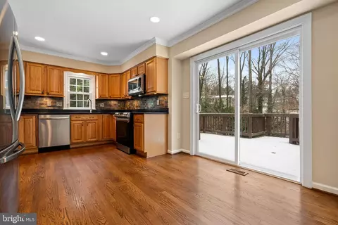 8700 Etta Dr, Springfield, VA 22152 photo 12