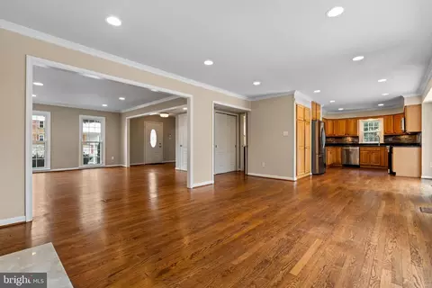 8700 Etta Dr, Springfield, VA 22152 photo 10