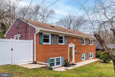 6218 Driftwood Dr, Alexandria, VA 22310