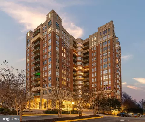 11776 Stratford House Pl #906, Reston, VA 20190