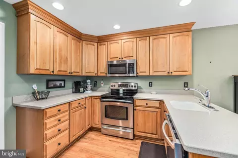 5403 Tripolis Ct, Burke, VA 22015 photo 11