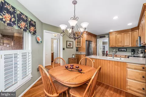 5403 Tripolis Ct, Burke, VA 22015 photo 9