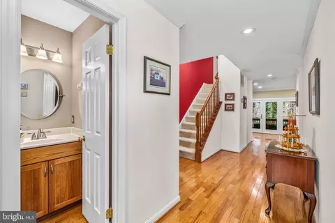 5403 Tripolis Ct, Burke, VA 22015 photo 4