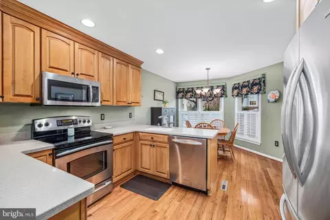 5403 Tripolis Ct, Burke, VA 22015 photo 12