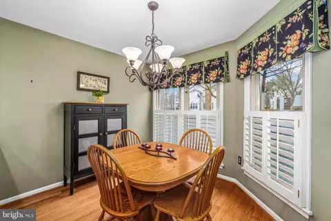 5403 Tripolis Ct, Burke, VA 22015 photo 8