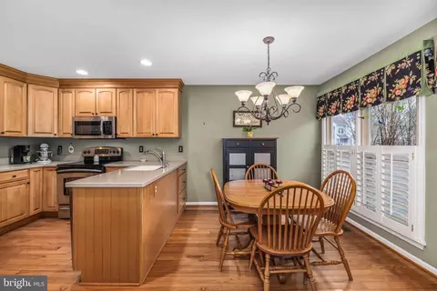5403 Tripolis Ct, Burke, VA 22015 photo 6