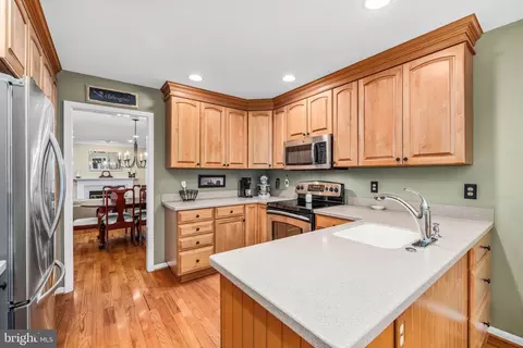 5403 Tripolis Ct, Burke, VA 22015 photo 10