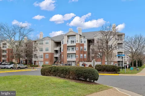 4200 Mozart Brigade Ln #O, Fairfax, VA 22033