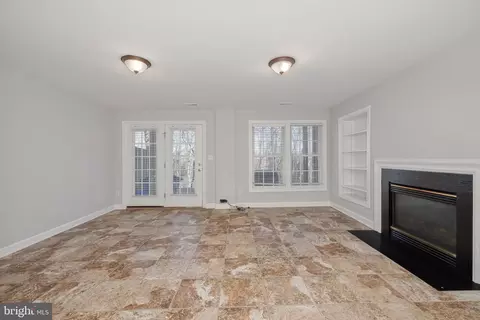 Living - 6661 Debra Lu Way, Springfield, VA 22150 photo 6 of 8