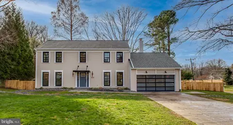 2400 Oakvale Ct NW, Vienna, VA 22181