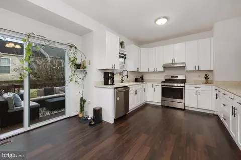 6345 Demme Pl, Springfield, VA 22150 photo 9