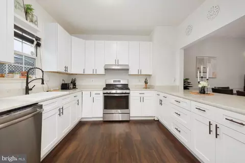 6345 Demme Pl, Springfield, VA 22150 photo 10