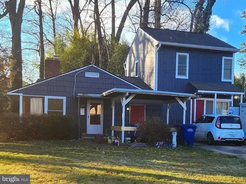 3134 Hodge Pl, Falls Church, VA 22042