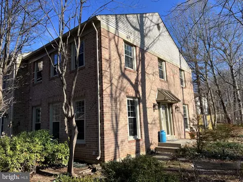 5783 Crownleigh Ct, Burke, VA 22015