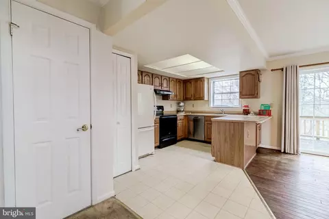 Kitchen - 5719 Mason Bluff Dr, Burke, VA 22015 photo 1 of 6