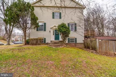 Exterior - 5719 Mason Bluff Dr, Burke, VA 22015 photo 3 of 11