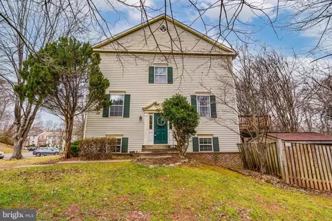 Exterior - 5719 Mason Bluff Dr, Burke, VA 22015 photo 4 of 11
