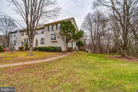 Exterior - 5719 Mason Bluff Dr, Burke, VA 22015 photo 5 of 11