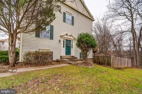 Exterior - 5719 Mason Bluff Dr, Burke, VA 22015 photo 2 of 11