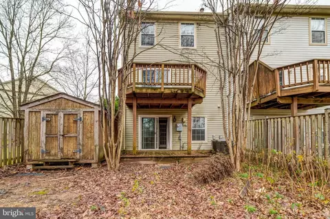 Exterior - 5719 Mason Bluff Dr, Burke, VA 22015 photo 7 of 11