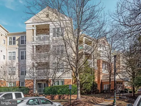 12915 Alton Sq #403, Herndon, VA 20170